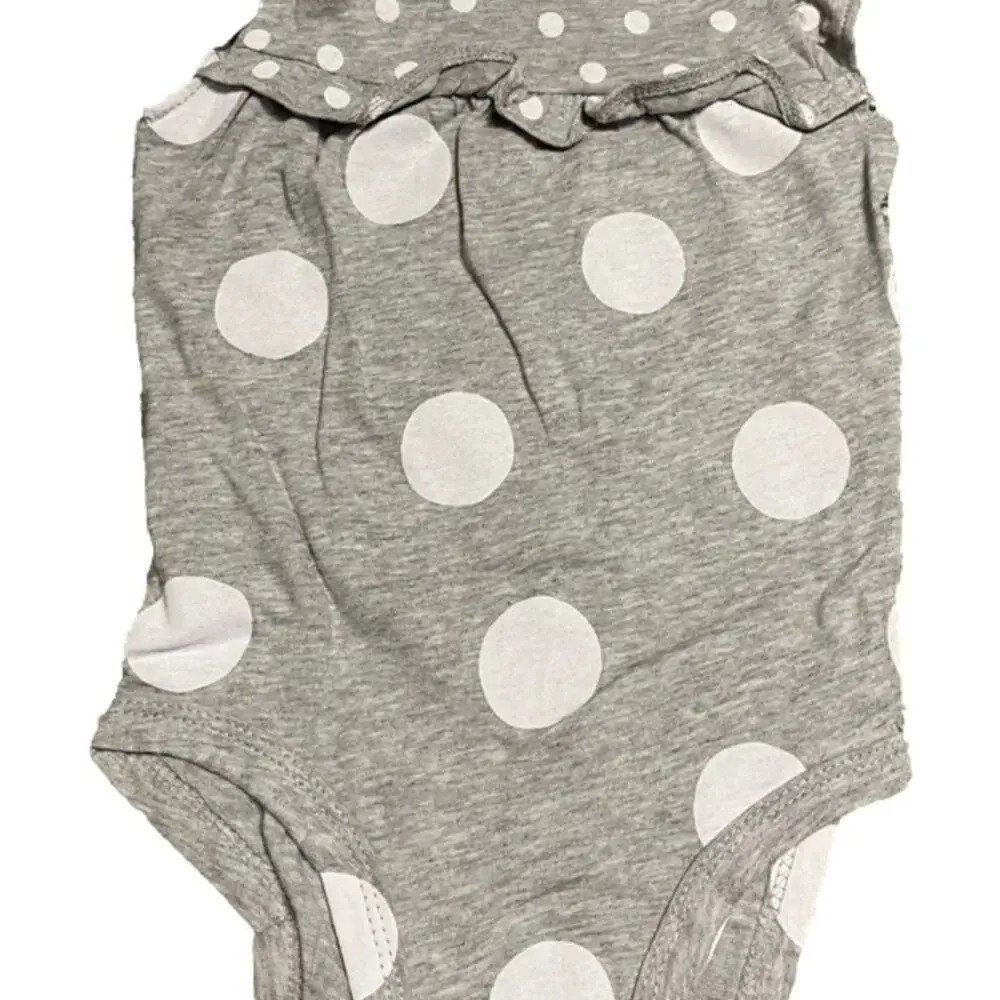 Carter's Baby Girls 4 piece Set Size 12 Month’s NWT